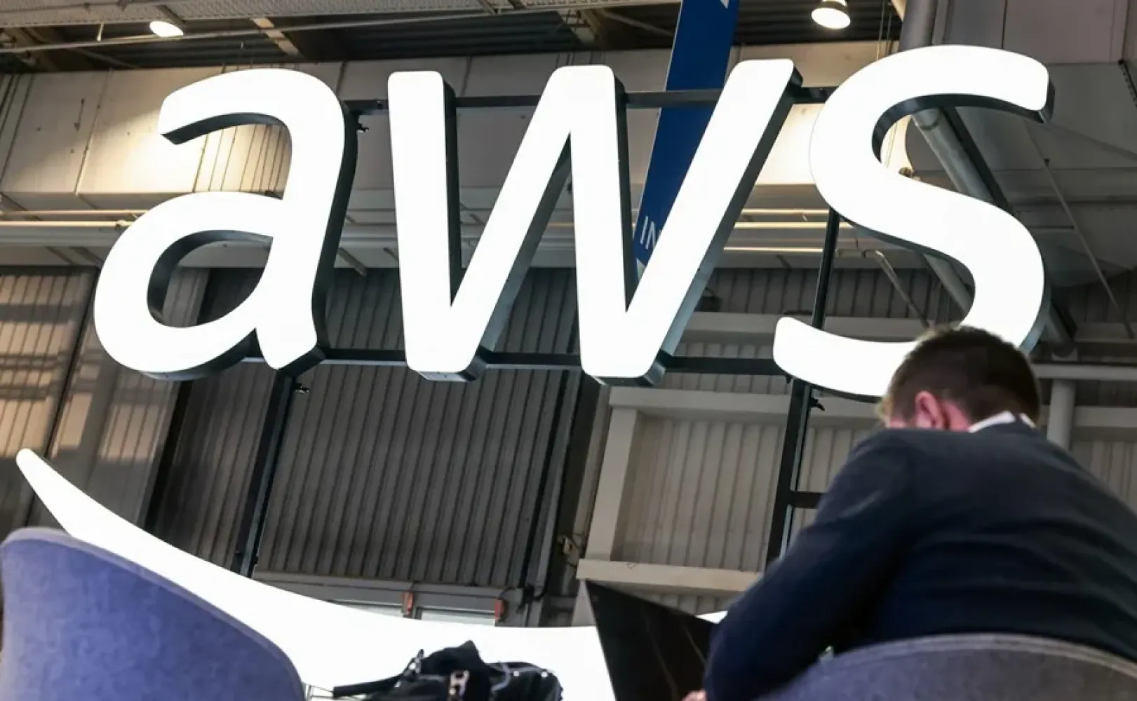 Revolución Tecnológica del 3 de Diciembre: Amazon Lanza Trainium 3 y Google Refuerza la Seguridad con IA Anti-Fraude